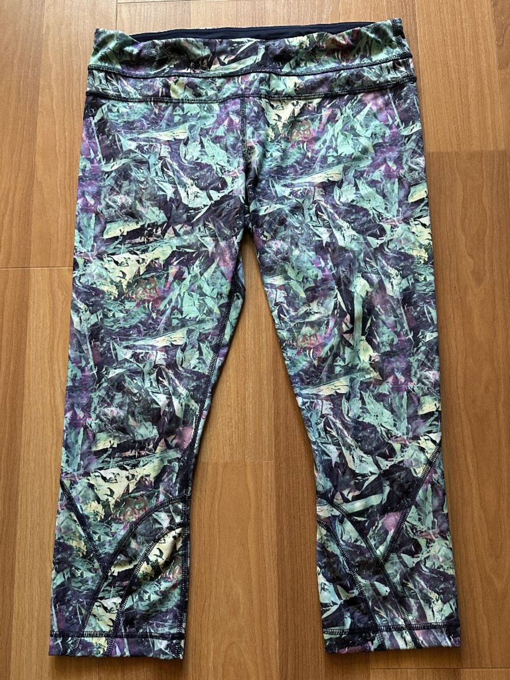 Lululemon Crop Leggings Green Purple Abstract Print - Size 10
